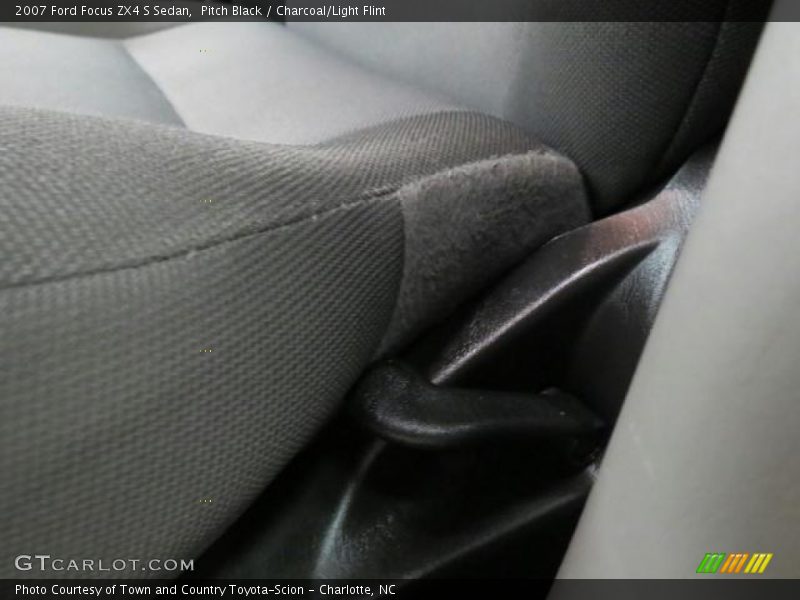 Pitch Black / Charcoal/Light Flint 2007 Ford Focus ZX4 S Sedan