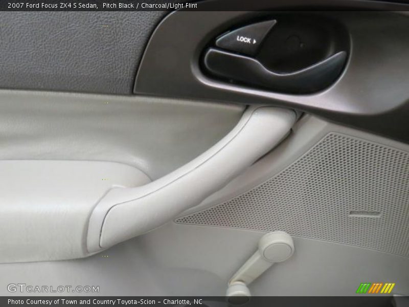 Pitch Black / Charcoal/Light Flint 2007 Ford Focus ZX4 S Sedan