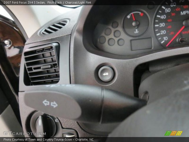 Pitch Black / Charcoal/Light Flint 2007 Ford Focus ZX4 S Sedan