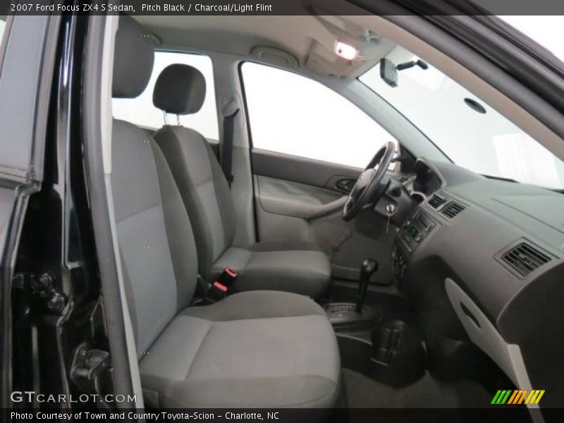 Pitch Black / Charcoal/Light Flint 2007 Ford Focus ZX4 S Sedan