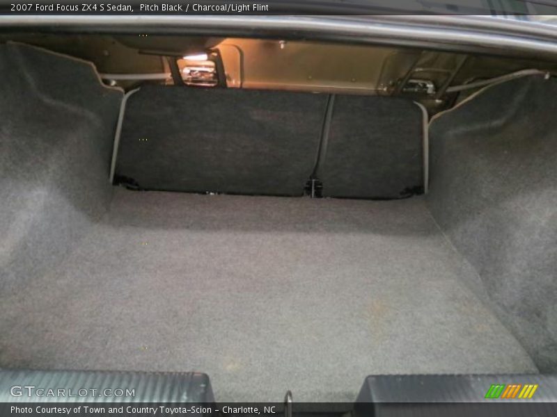 Pitch Black / Charcoal/Light Flint 2007 Ford Focus ZX4 S Sedan