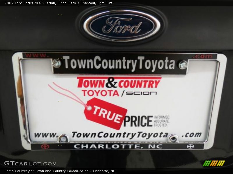 Pitch Black / Charcoal/Light Flint 2007 Ford Focus ZX4 S Sedan