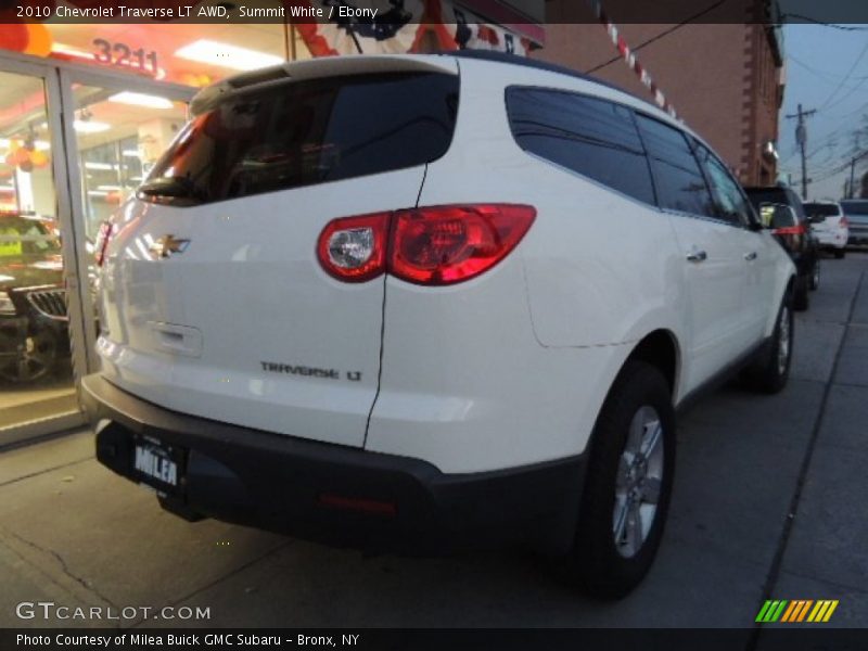 Summit White / Ebony 2010 Chevrolet Traverse LT AWD