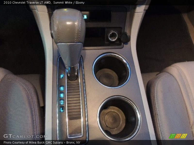 Summit White / Ebony 2010 Chevrolet Traverse LT AWD