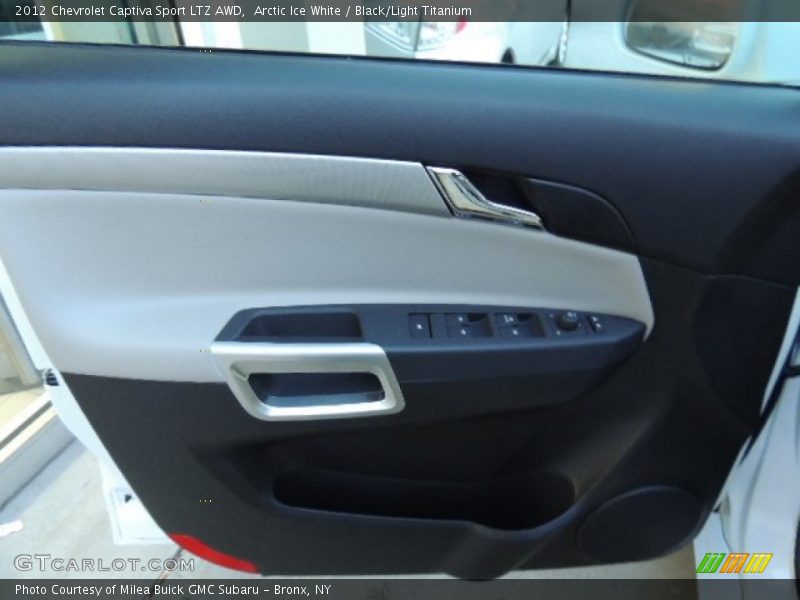 Arctic Ice White / Black/Light Titanium 2012 Chevrolet Captiva Sport LTZ AWD