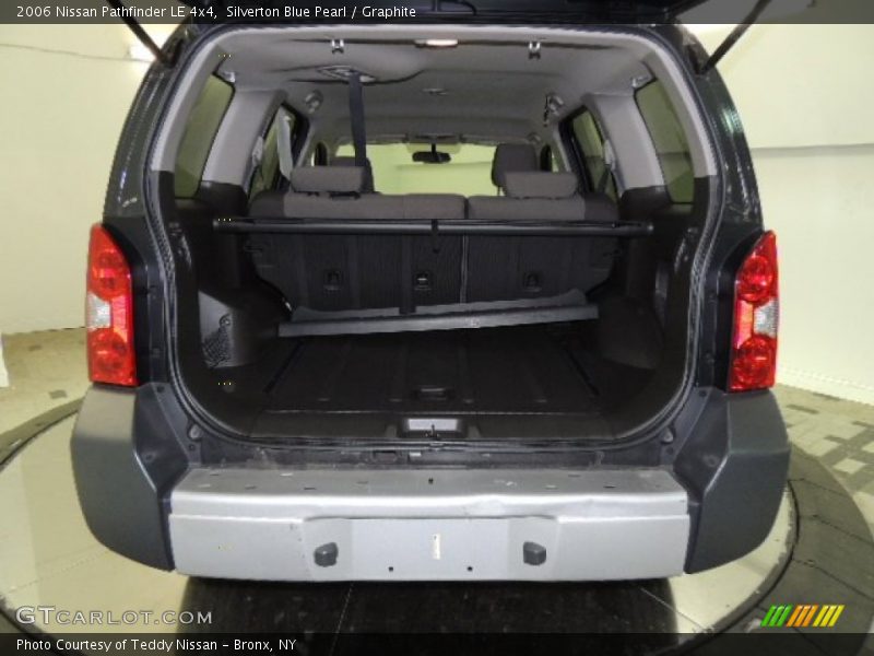 Silverton Blue Pearl / Graphite 2006 Nissan Pathfinder LE 4x4