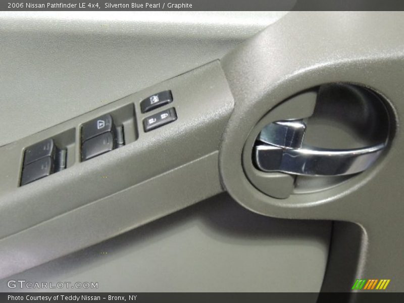 Silverton Blue Pearl / Graphite 2006 Nissan Pathfinder LE 4x4