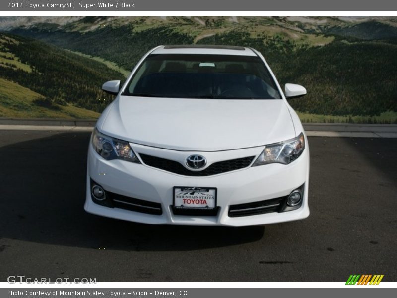 Super White / Black 2012 Toyota Camry SE