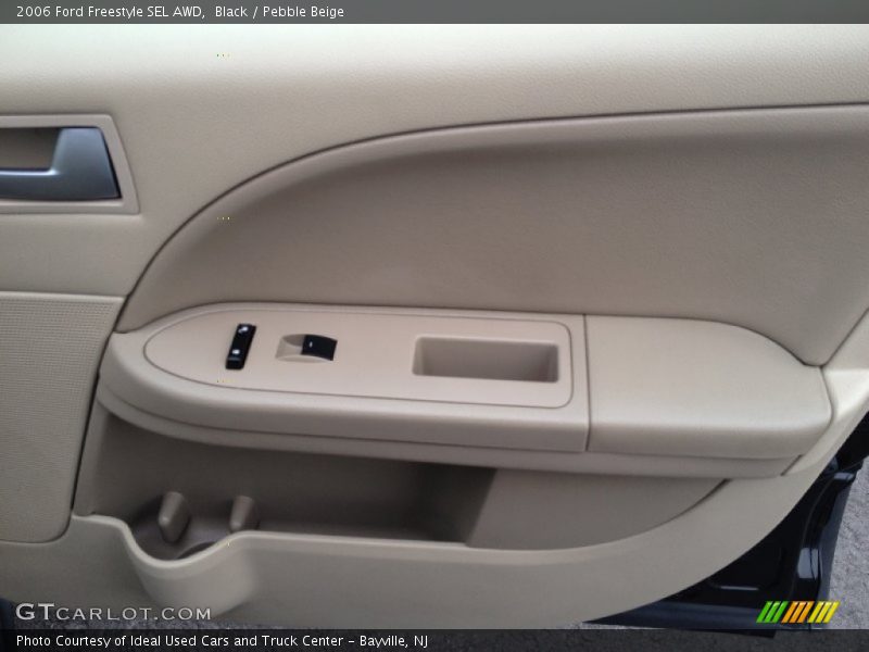 Black / Pebble Beige 2006 Ford Freestyle SEL AWD