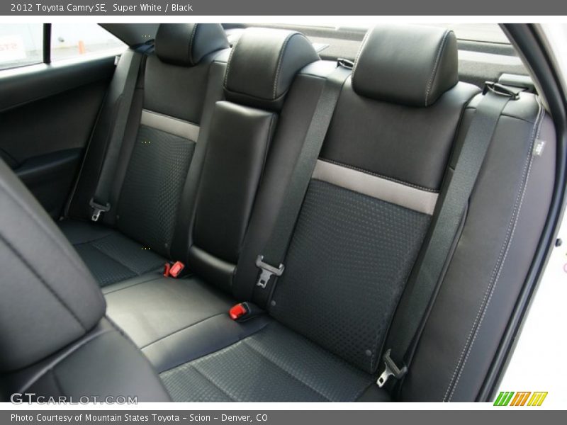 Super White / Black 2012 Toyota Camry SE