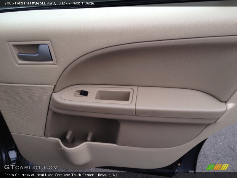 Black / Pebble Beige 2006 Ford Freestyle SEL AWD