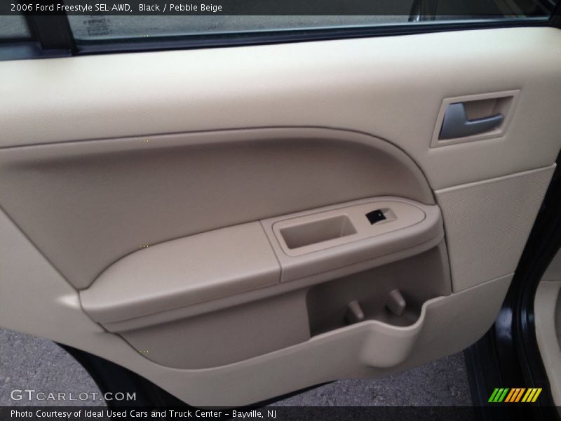 Black / Pebble Beige 2006 Ford Freestyle SEL AWD