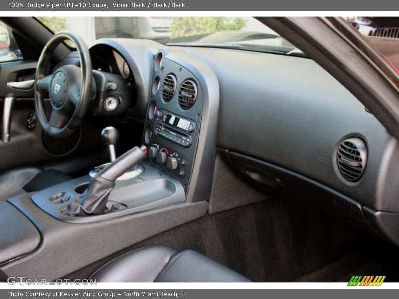 Dashboard of 2006 Viper SRT-10 Coupe