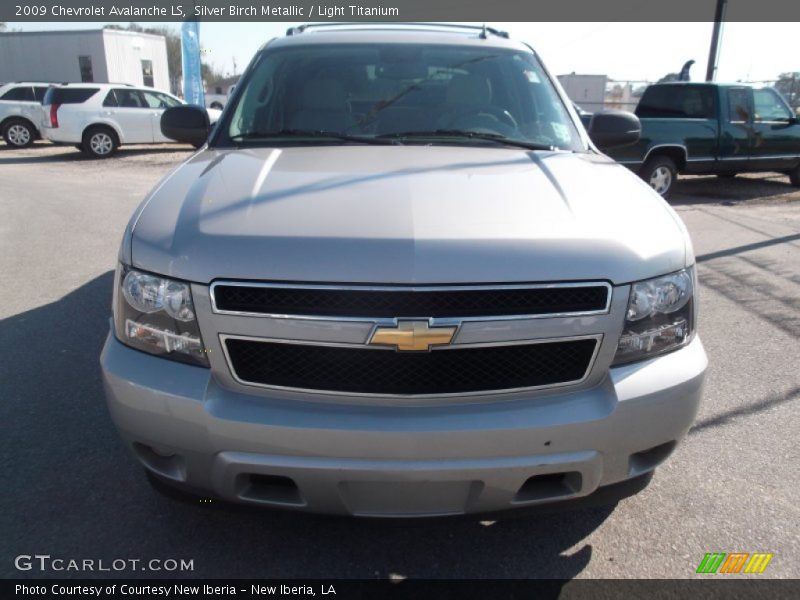 Silver Birch Metallic / Light Titanium 2009 Chevrolet Avalanche LS