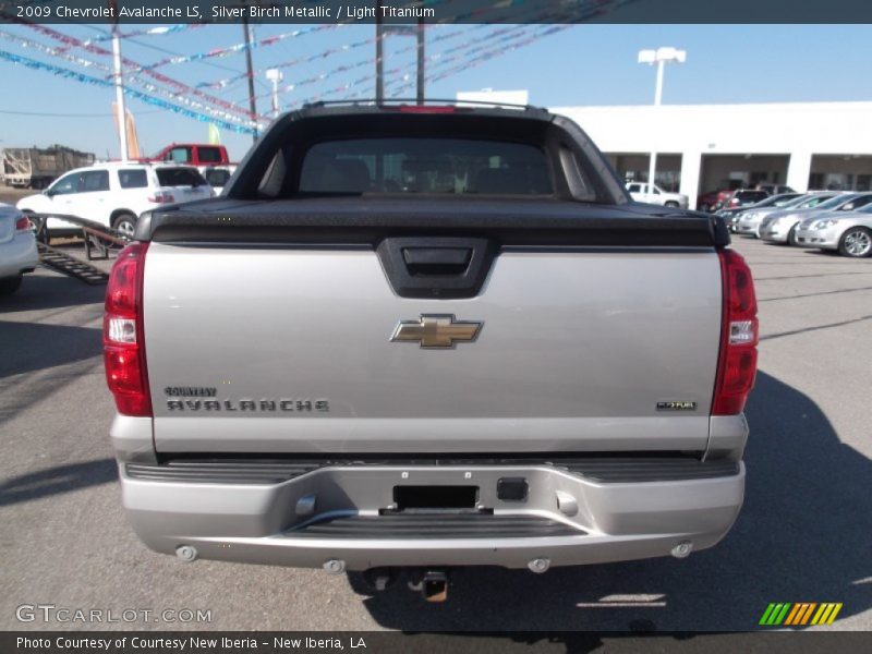 Silver Birch Metallic / Light Titanium 2009 Chevrolet Avalanche LS