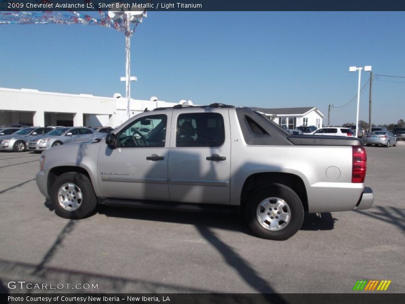 Silver Birch Metallic / Light Titanium 2009 Chevrolet Avalanche LS