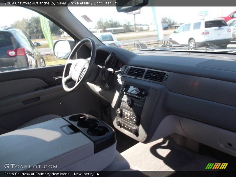 Silver Birch Metallic / Light Titanium 2009 Chevrolet Avalanche LS