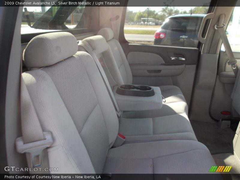 Silver Birch Metallic / Light Titanium 2009 Chevrolet Avalanche LS