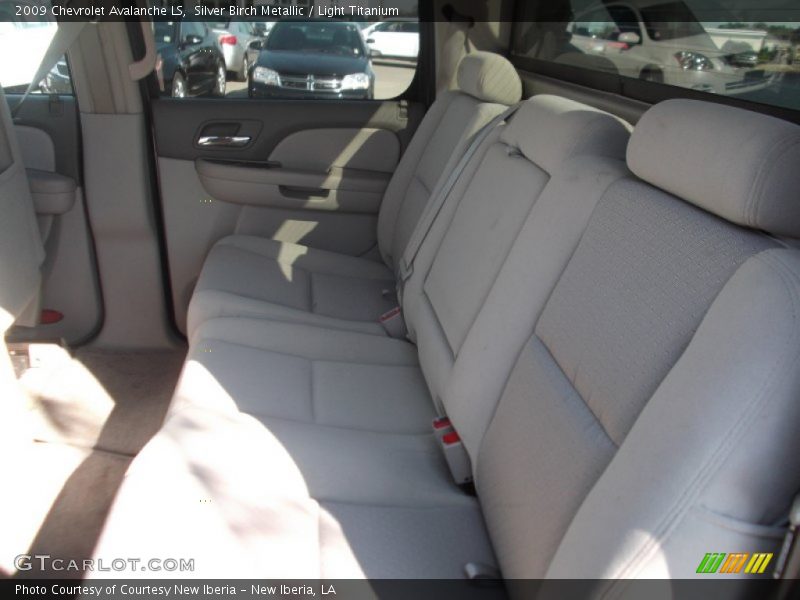 Silver Birch Metallic / Light Titanium 2009 Chevrolet Avalanche LS