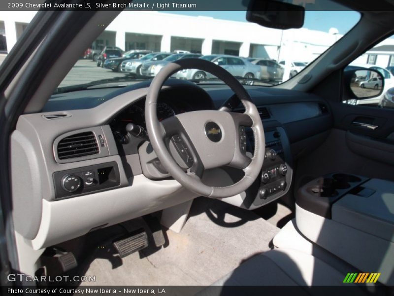 Silver Birch Metallic / Light Titanium 2009 Chevrolet Avalanche LS