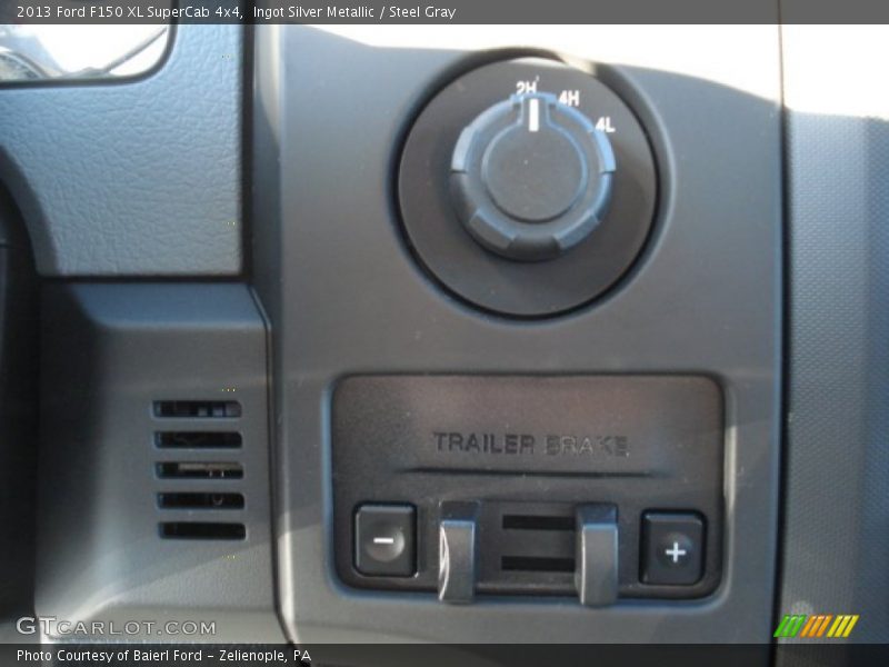 Ingot Silver Metallic / Steel Gray 2013 Ford F150 XL SuperCab 4x4