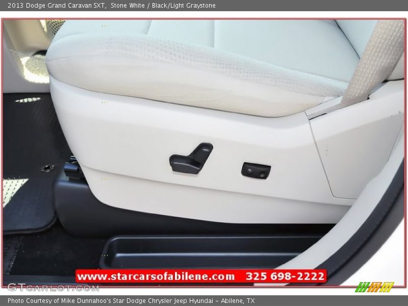 Stone White / Black/Light Graystone 2013 Dodge Grand Caravan SXT