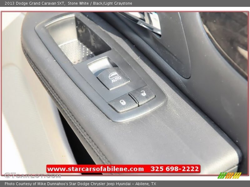 Stone White / Black/Light Graystone 2013 Dodge Grand Caravan SXT