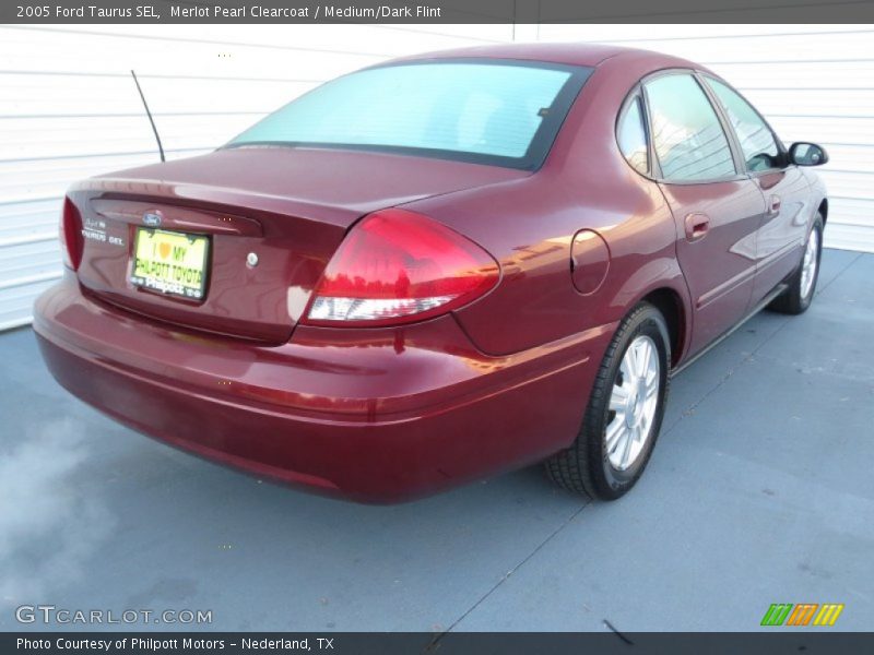 Merlot Pearl Clearcoat / Medium/Dark Flint 2005 Ford Taurus SEL