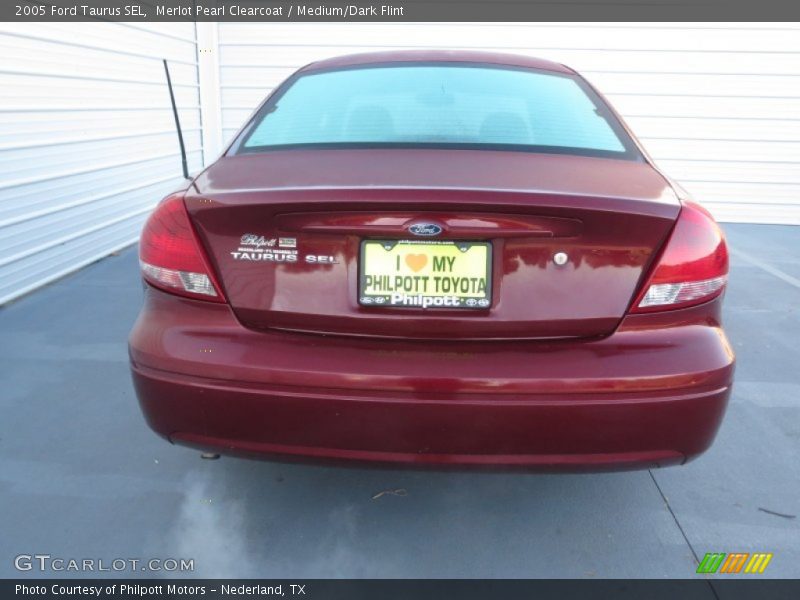 Merlot Pearl Clearcoat / Medium/Dark Flint 2005 Ford Taurus SEL