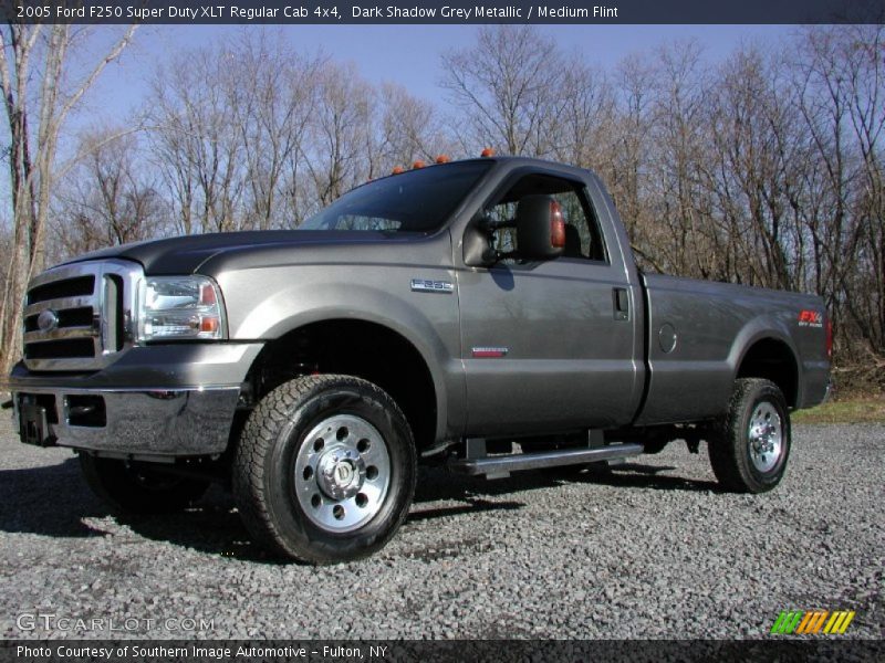Dark Shadow Grey Metallic / Medium Flint 2005 Ford F250 Super Duty XLT Regular Cab 4x4