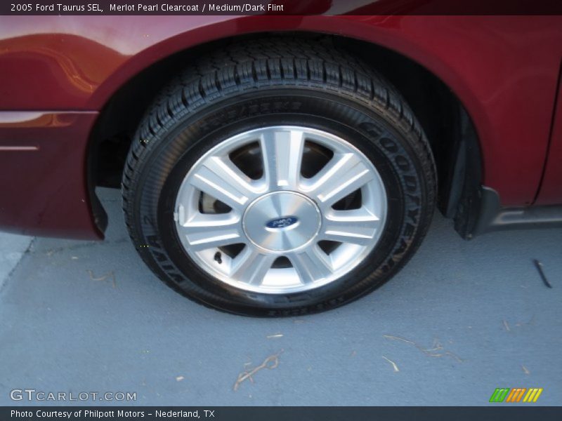 Merlot Pearl Clearcoat / Medium/Dark Flint 2005 Ford Taurus SEL