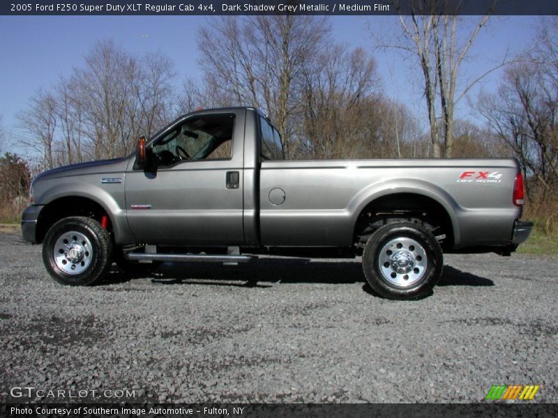 Dark Shadow Grey Metallic / Medium Flint 2005 Ford F250 Super Duty XLT Regular Cab 4x4