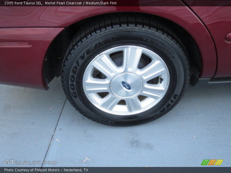 Merlot Pearl Clearcoat / Medium/Dark Flint 2005 Ford Taurus SEL