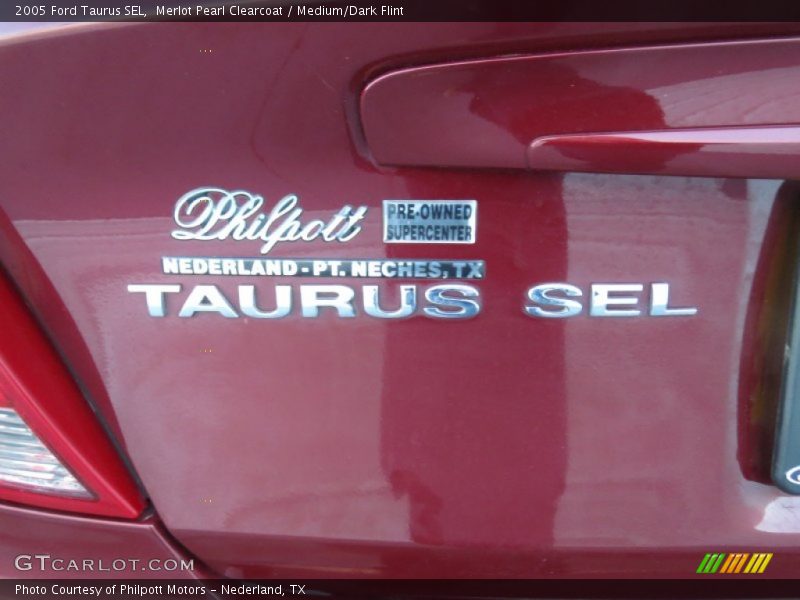 Merlot Pearl Clearcoat / Medium/Dark Flint 2005 Ford Taurus SEL