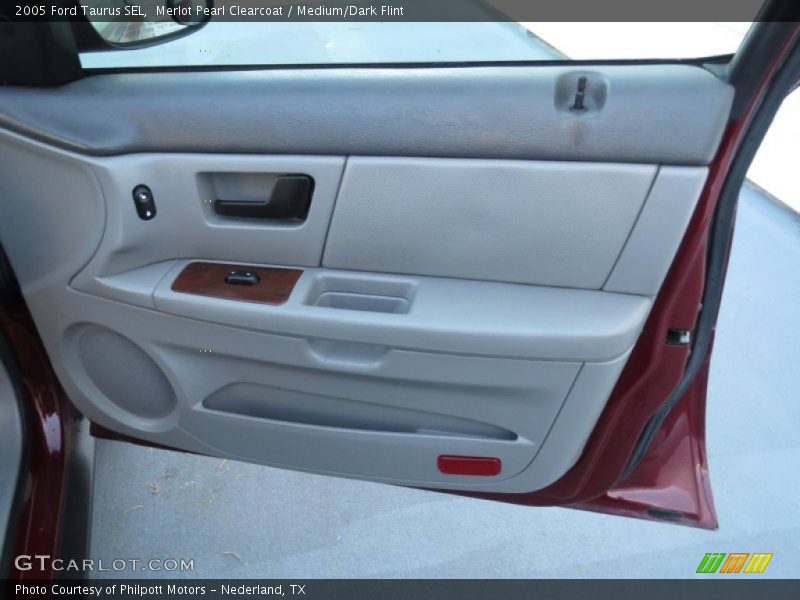 Merlot Pearl Clearcoat / Medium/Dark Flint 2005 Ford Taurus SEL