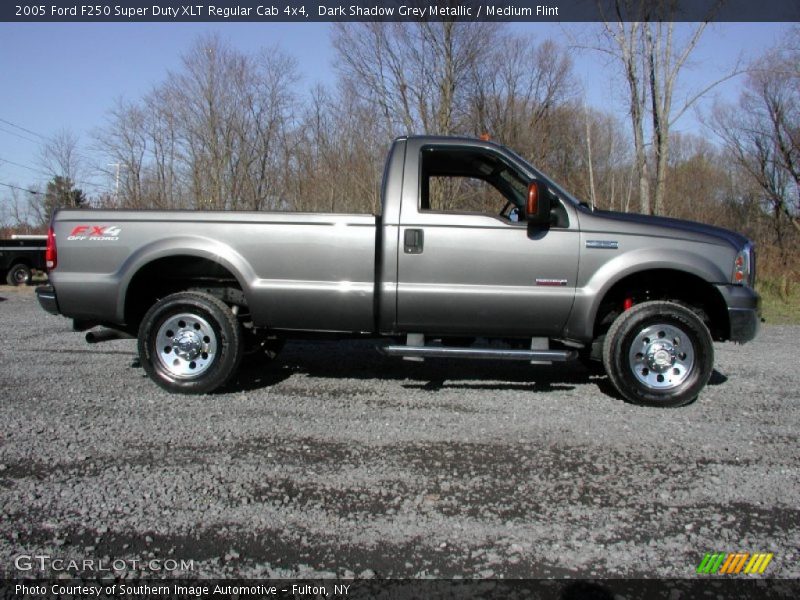 Dark Shadow Grey Metallic / Medium Flint 2005 Ford F250 Super Duty XLT Regular Cab 4x4