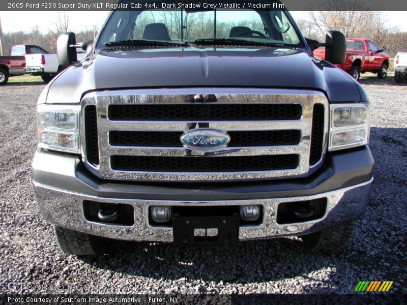 Dark Shadow Grey Metallic / Medium Flint 2005 Ford F250 Super Duty XLT Regular Cab 4x4