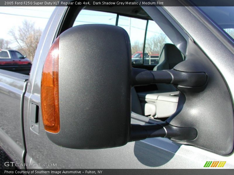 Dark Shadow Grey Metallic / Medium Flint 2005 Ford F250 Super Duty XLT Regular Cab 4x4