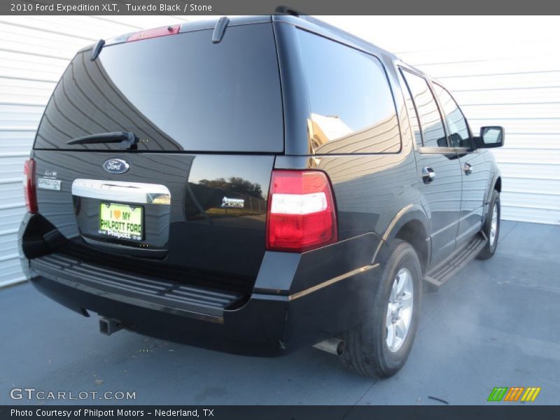 Tuxedo Black / Stone 2010 Ford Expedition XLT