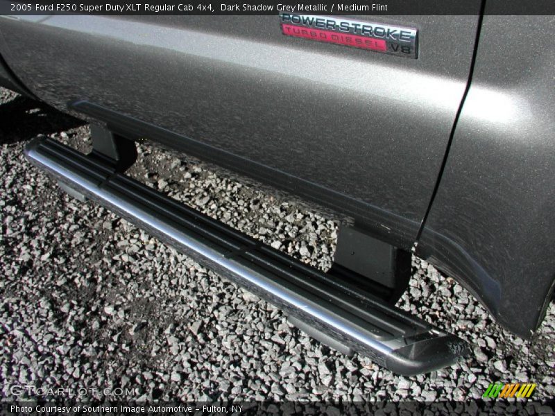 Dark Shadow Grey Metallic / Medium Flint 2005 Ford F250 Super Duty XLT Regular Cab 4x4