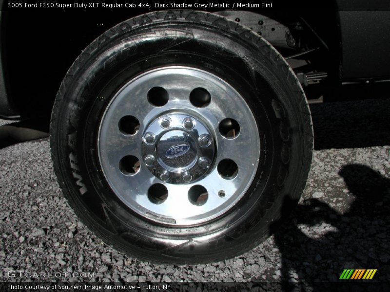 Dark Shadow Grey Metallic / Medium Flint 2005 Ford F250 Super Duty XLT Regular Cab 4x4