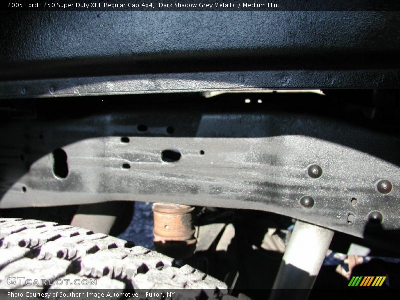Dark Shadow Grey Metallic / Medium Flint 2005 Ford F250 Super Duty XLT Regular Cab 4x4