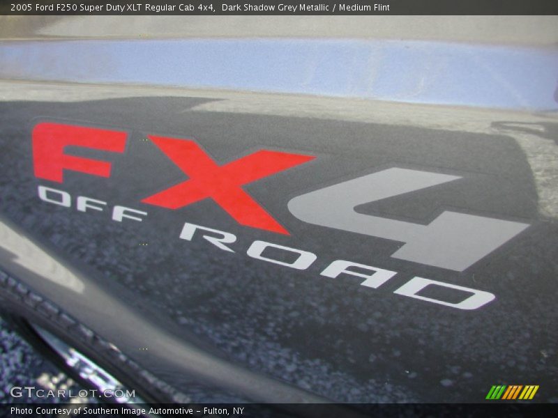 Dark Shadow Grey Metallic / Medium Flint 2005 Ford F250 Super Duty XLT Regular Cab 4x4