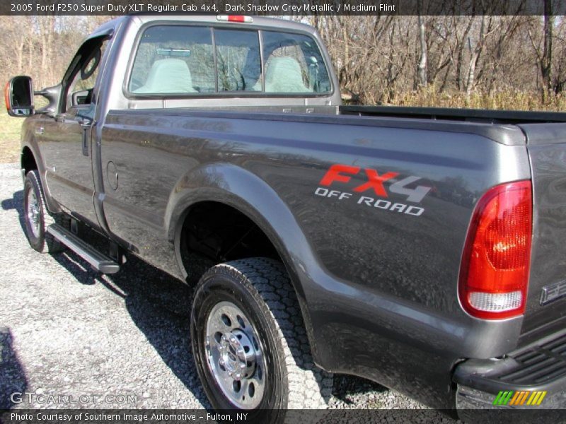 Dark Shadow Grey Metallic / Medium Flint 2005 Ford F250 Super Duty XLT Regular Cab 4x4