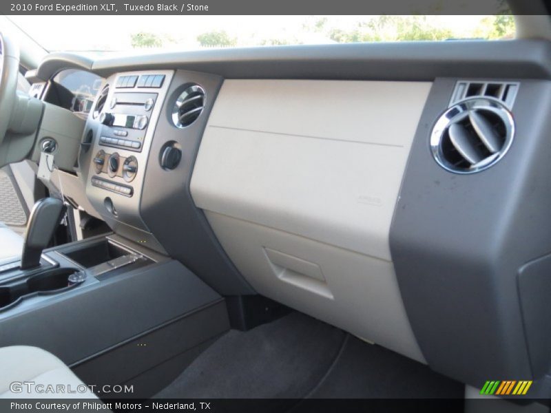 Tuxedo Black / Stone 2010 Ford Expedition XLT