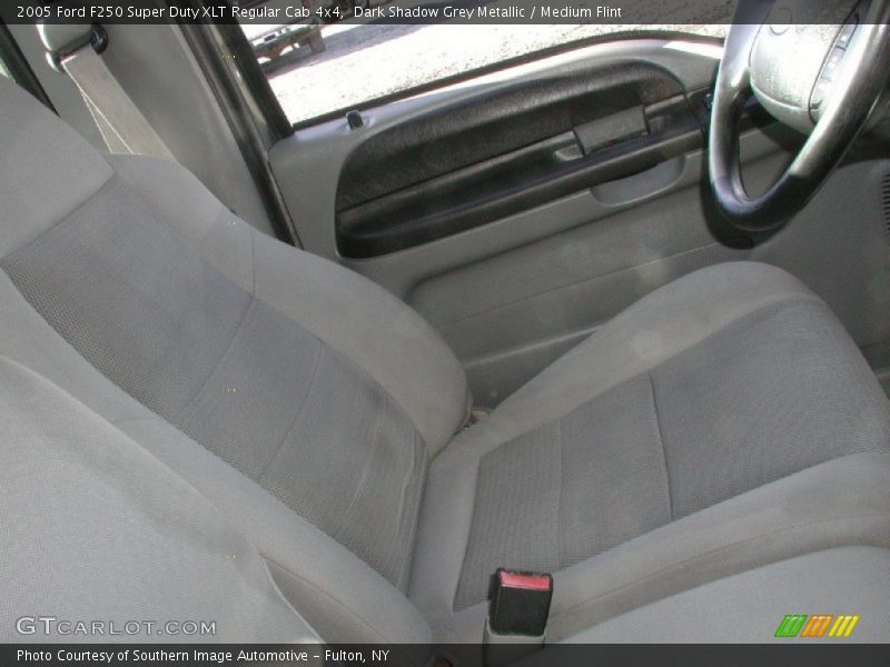 Dark Shadow Grey Metallic / Medium Flint 2005 Ford F250 Super Duty XLT Regular Cab 4x4
