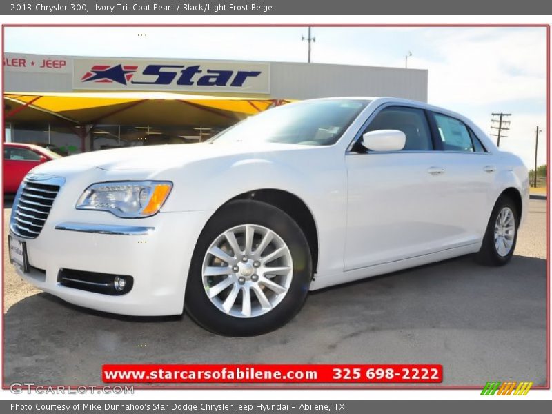 Ivory Tri-Coat Pearl / Black/Light Frost Beige 2013 Chrysler 300