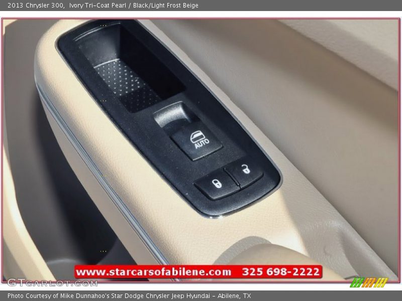 Ivory Tri-Coat Pearl / Black/Light Frost Beige 2013 Chrysler 300