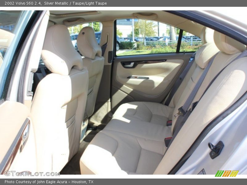 Silver Metallic / Taupe/Light Taupe 2002 Volvo S60 2.4