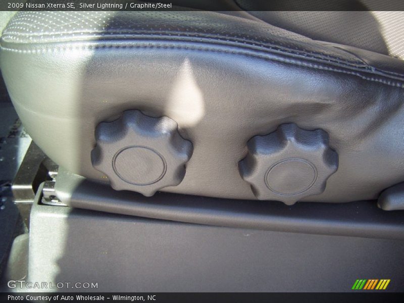 Silver Lightning / Graphite/Steel 2009 Nissan Xterra SE
